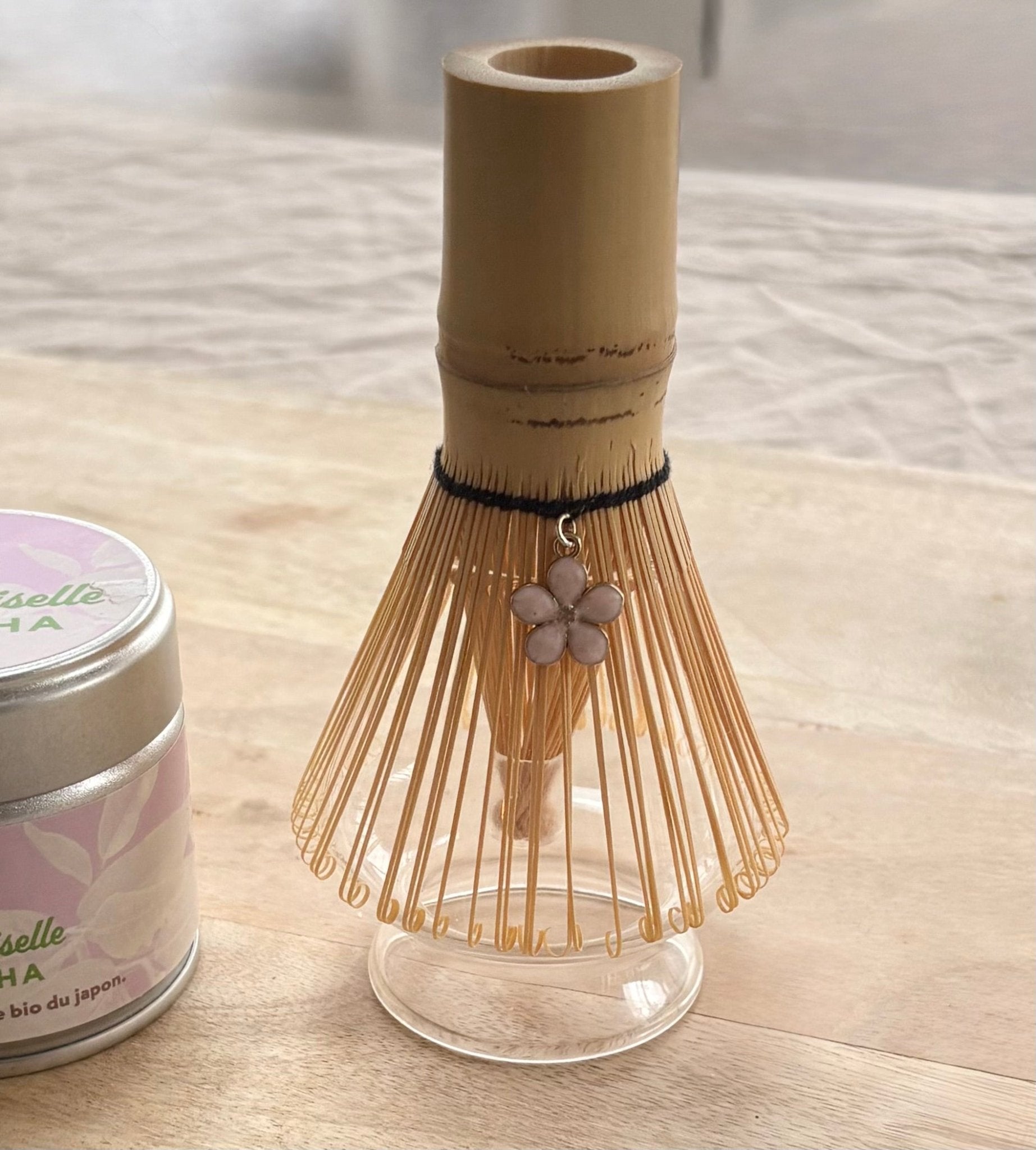 Fouet Traditionnel en Bambou avec breloque 🌸 - Mademoiselle Matcha